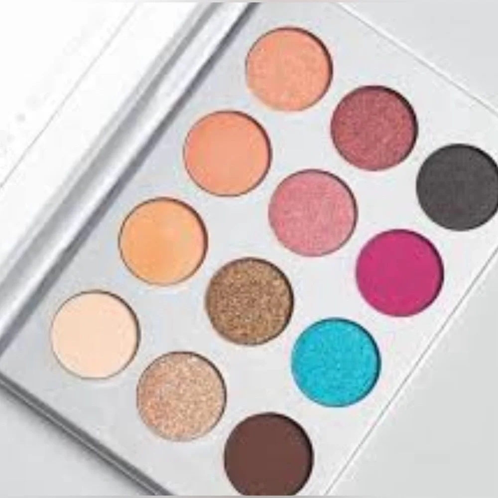 New PÜR X BoxyCharm Eyeshadow Palette